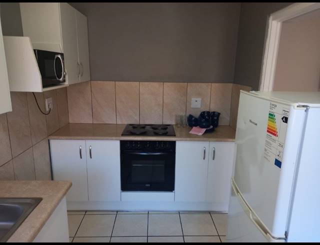 2 BEDROOM APARTMENT RENTED IN HUMEWOOD